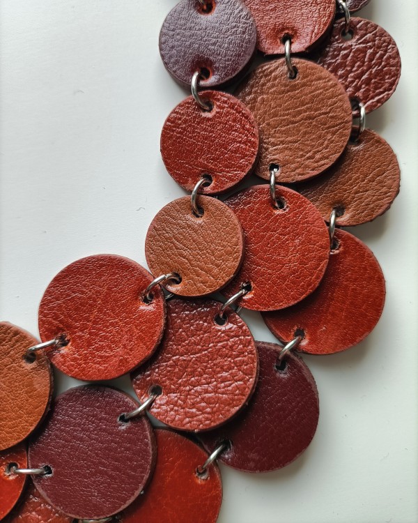 naszyjnik-skorzany-trzysznurowy-kaskada-brazowy (5).jpg