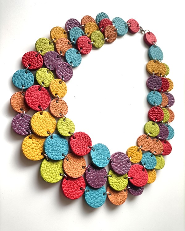 naszyjnik-skorzany-trzysznurowy-kaskada-teczowy (3).jpg