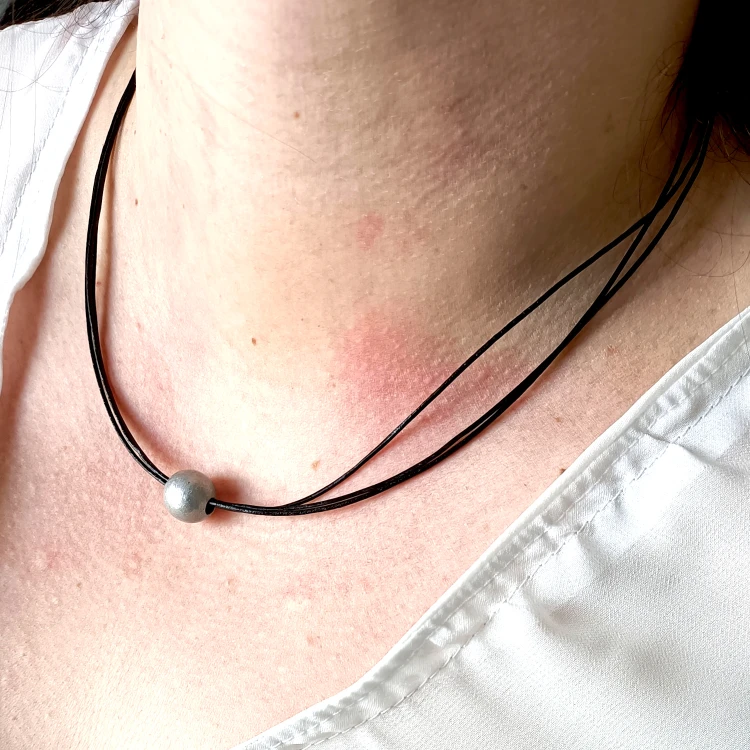 srebrny-naszyjnik-skorzany