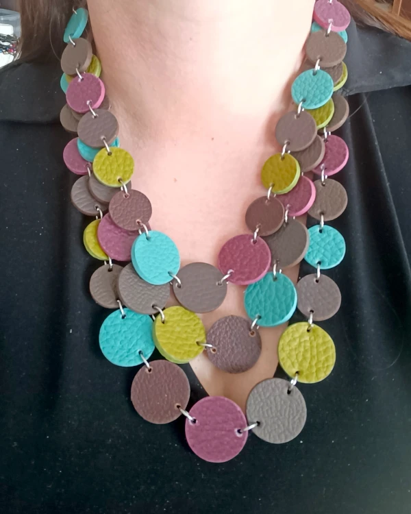 naszyjnik-skorzany-warstwowy-boho-kolorowy.jpg