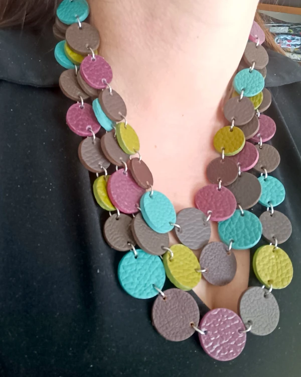 naszyjnik-skorzany-warstwowy-boho-kolorowy.jpg