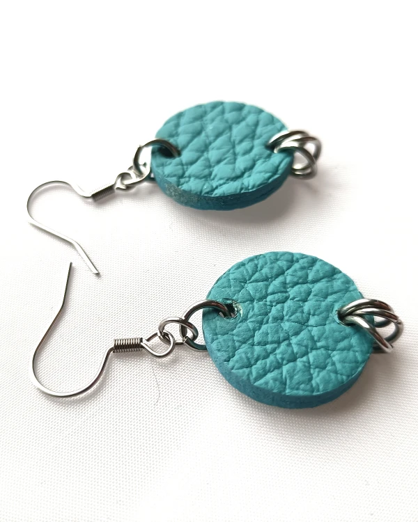 turkusowe-kolczyki-skorzane.jpg