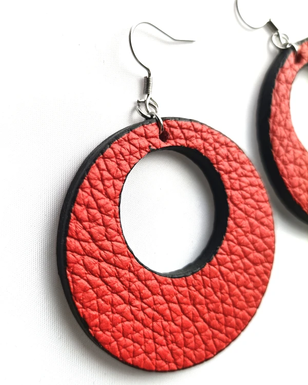 czerwone-kolczyki-skorzane.jpg